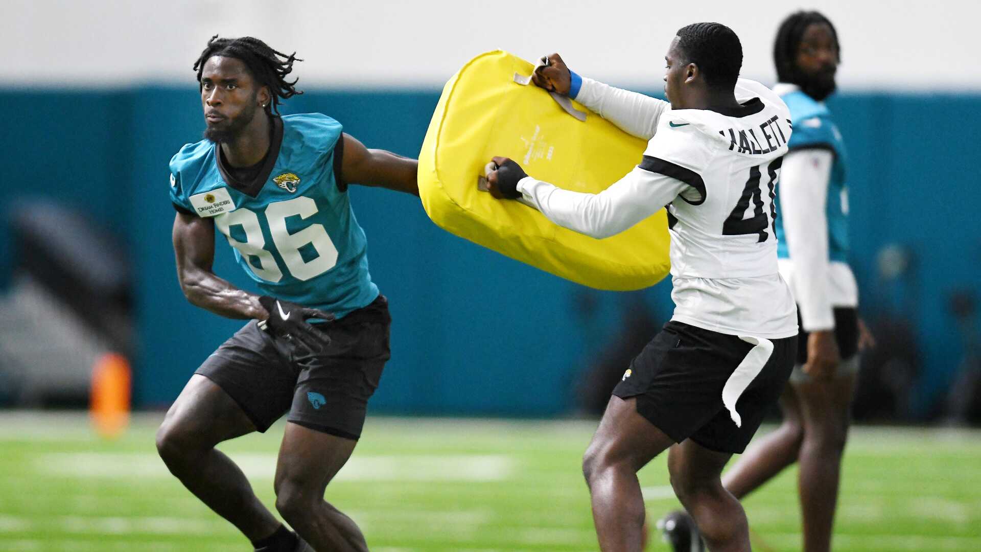 Jags rookie WR David White Jr. tore his ACL