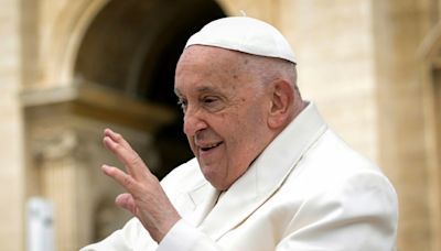El papa ser reúne con las presas de una cárcel en Venecia, en su primer viaje en meses