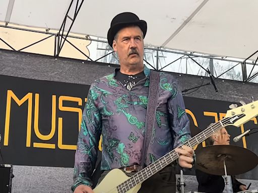 Krist Novoselic Running for President, Covers Nirvana’s Debut Single at Convention: Watch