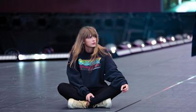 Fã de Taylor Swift vê filha em fazendo famoso gesto da cantora em ultrassom