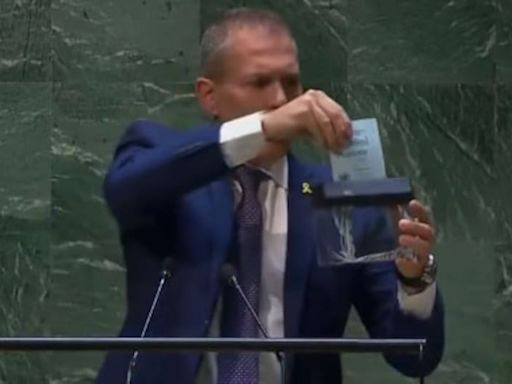 El embajador de Israel trituró la Carta de la ONU antes de una votación a favor de los palestinos