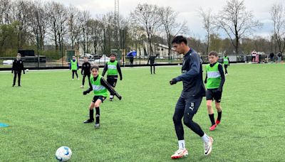 Un grande de la Premier League mira a Darío Osorio