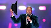 Kenan Thompson Draws Inspiration From Yellowstone For 2022 People's Choice Awards Opening Parody