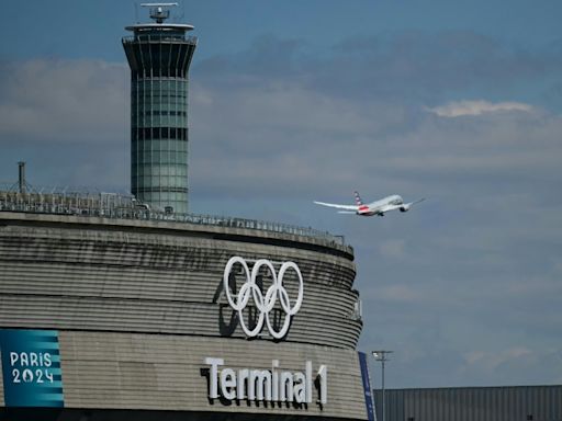 Paris airport staff call off pre-Olympics strike