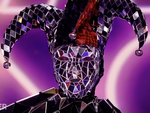 "Mask Singer" 2024 : Une pop star des années 90 se cachait sous le costume de la deuxième star internationale de la saison 6