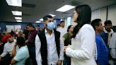 La joven médico Julissa Gutiérrez es la nueva jefa del consulado de Honduras en Los Ángeles. ¿Podrá ella curarlo?