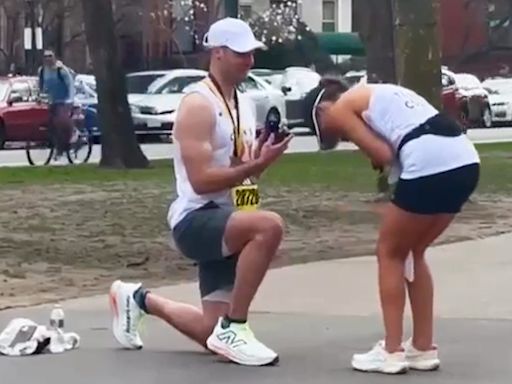 Watch Boston Marathon runner propose to girlfriend after she crosses the finish line