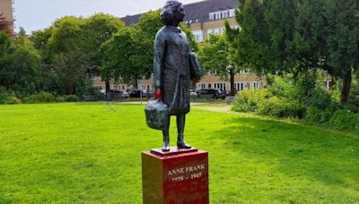Vandalizaron una estatua de Ana Frank en Ámsterdam con la frase “Free Gaza” | Mundo