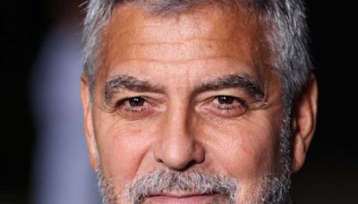 Vexé par l'une de ses remarques, George Clooney s'en prend violemment à un réalisateur de renom