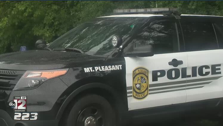 Bicyclist dies in Mount Pleasant after getting hit by a car
