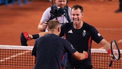 Tennis-Murray makes another great escape to keep career alive