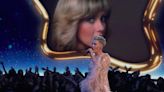 VIDEO: P!NK Pays Tribute to Olivia Newton-John Singing 'Hopelessly Devoted to You' on THE AMERICAN MUSIC AWARDS