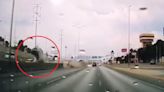 VIDEO: Captan el momento exacto en que sale volando un vehículo