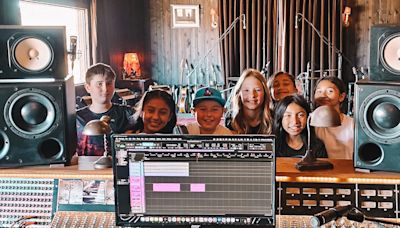 Lucerne Valley elementary kids use vocal talents to record with former Billy Idol rocker
