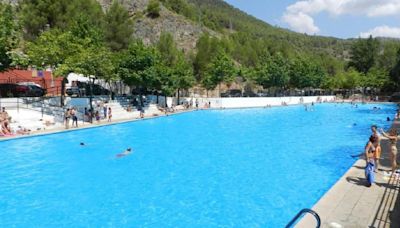 ¿Quieres refrescarte? Sumérgete en las piscinas más grandes de Andalucía