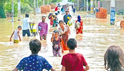 Desilting of drains, relief operations: L-G, govt review flood-control preparations in Delhi