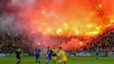 Un Dortmund con 10 hombres se aferra al triunfo 3-1 sobre el Hoffenheim