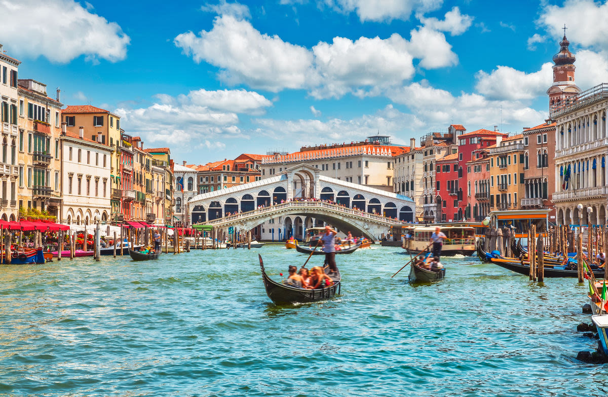 Venice's Newly Enacted Tour Group Size Limit is Well Received by Tourists and Locals