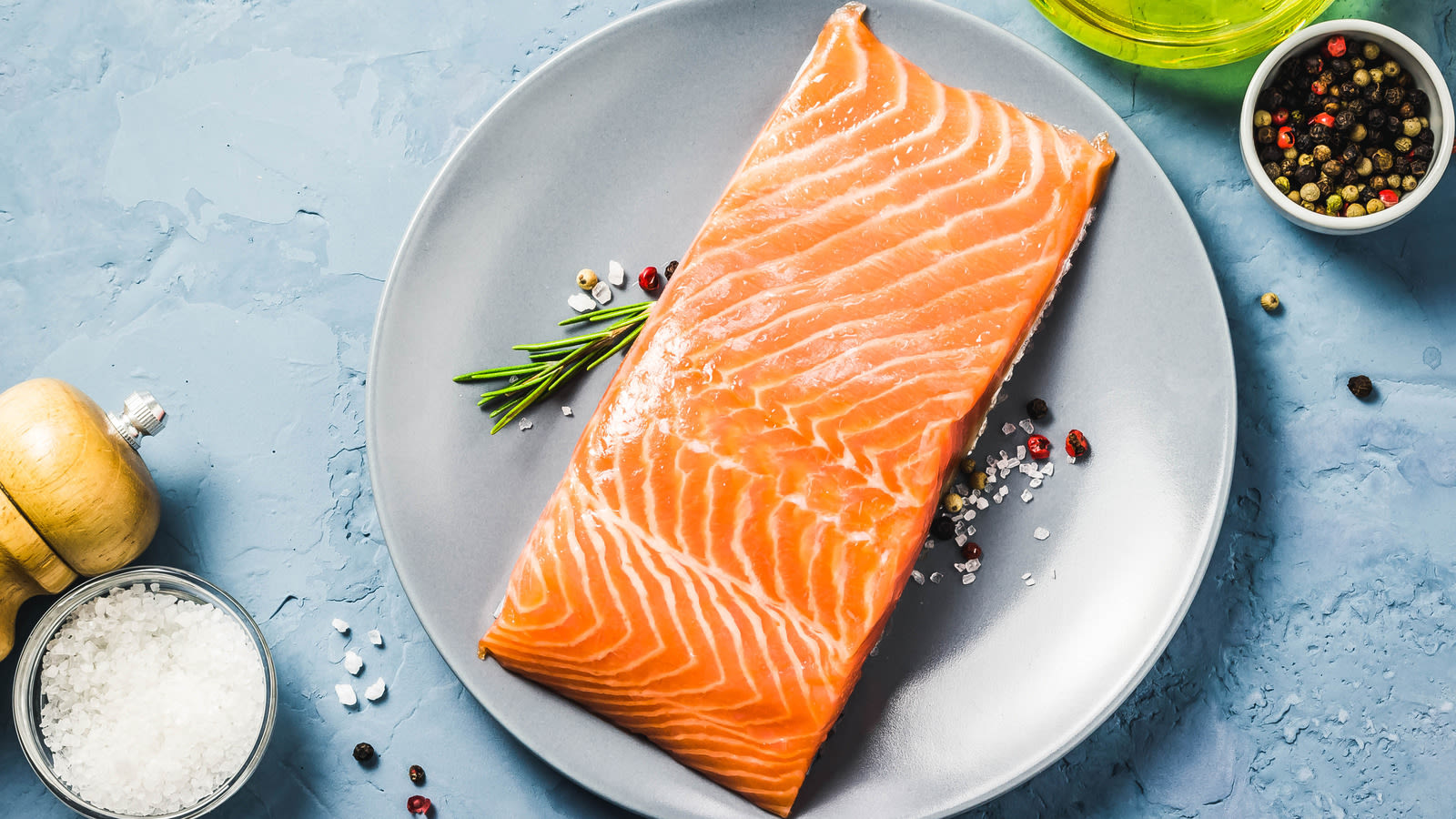 Why You Should Never Cook Skinless Salmon Fillets In Your Air Fryer