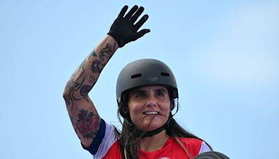 Chile atrapa su primer diploma olímpico en París: Macarena Pérez remata quinta en la final del BMX Freestyle - La Tercera