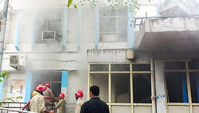 Delhi: Fire breaks out in Safdarjung Hospital's old emergency building, nurse rescued from third floor