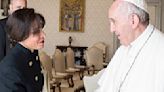 Emilce Cuda: “El balance de estos diez años es que el papa Francisco sumó católicos”