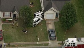 Shooting victim trying to drive from scene causes chain-reaction crash into home