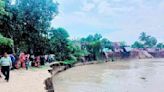 Ganga erosion gobbles 10 houses leaving behind 100 villagers homeless in Murshidabad