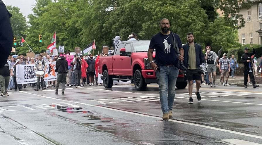 1,000+ pro-Palestinian protesters march along Franklin Street in Chapel Hill into UNC campus