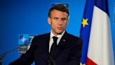 Emmanuel Macron aceptó la renuncia de su gabinete y crece la incertidumbre sobre quién liderará el gobierno