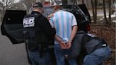 Dos jóvenes de 19 años son arrestados por hacerse pasar por agentes de ICE y robar a inmigrantes