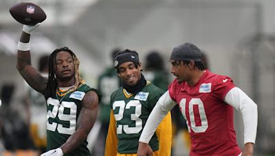 Jordan Love sets tone at Packers' voluntary OTAs as he awaits new contract