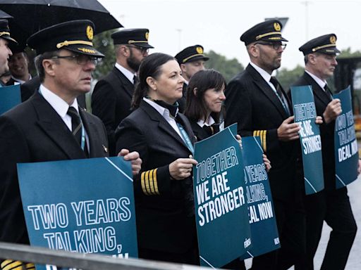 Aer Lingus pilots vote to accept pay deal