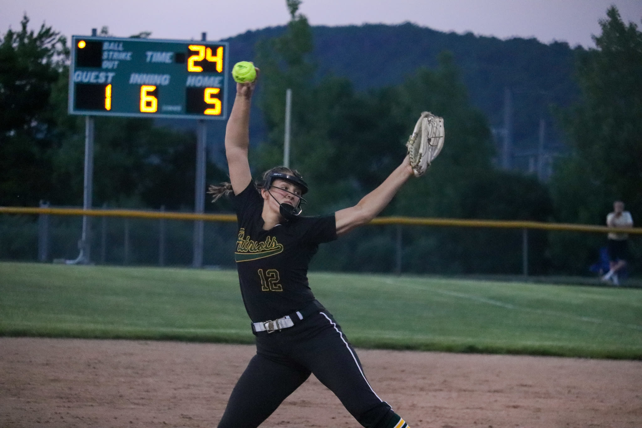 Ace Elizabeth Mitchell powers Coventry softball back to Class S title game in 8-2 win over Old Lyme