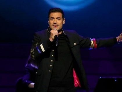 Carlos Rivera celebra 20 años de carrera en la cumbre