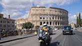 Sadhguru, el gurú indio que intenta salvar la tierra en motocicleta