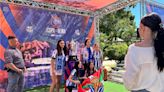 De los selfies con la Copa de la Reina a 'mini' partidos de fútbol: los aficionados disfrutan de la 'fan zone' antes de la final