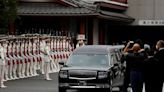 Japão se despede de Shinzo Abe com orações, flores e homenagens
