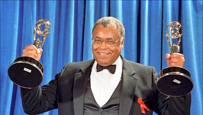 中英對照讀新聞》James Earl Jones, renowned actor and voice of Darth Vader, dies at 93著名演員和達斯．維達配音員詹姆斯．厄爾．瓊斯在93歲過世