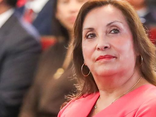 Dina Boluarte percibió su sueldo completo durante su ausencia por cirugía estética, confirma Palacio de Gobierno