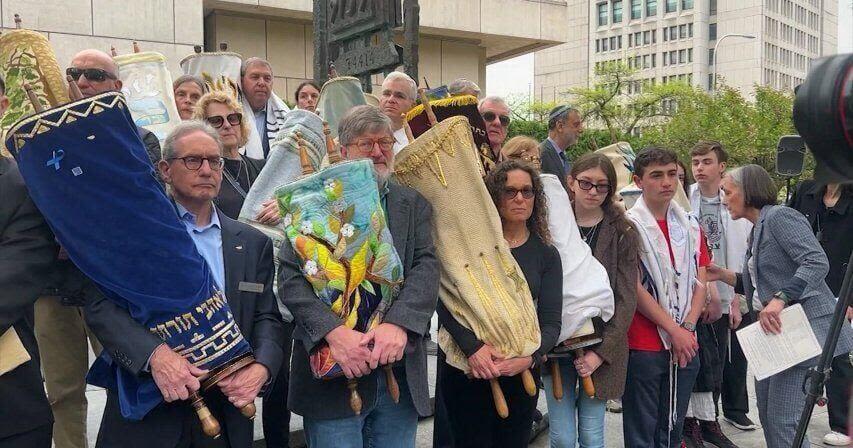 Ceremony held to mark Holocaust Remembrance Day in White Plains