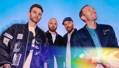 Coldplay adelanta su nuevo disco con explosivo single “feelslikeimfallinginlove”: escúchalo acá - La Tercera