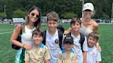 Antonela Roccuzzo, tarde de fútbol con sus hijos y su amiga Sofía Balbi animando al pequeño Thiago