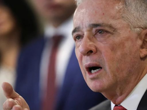 Álvaro Uribe sigue desafiando las acusaciones en su contra: señaló que magistrada auxiliar manipuló su proceso