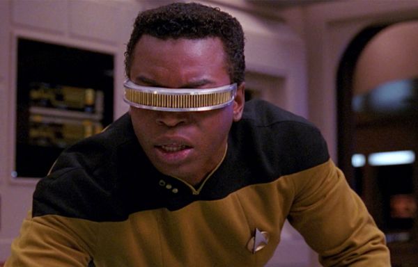 LeVar Burton's Reading Rainbow Gave Star Trek: The Next Generation Fans A Big First - SlashFilm