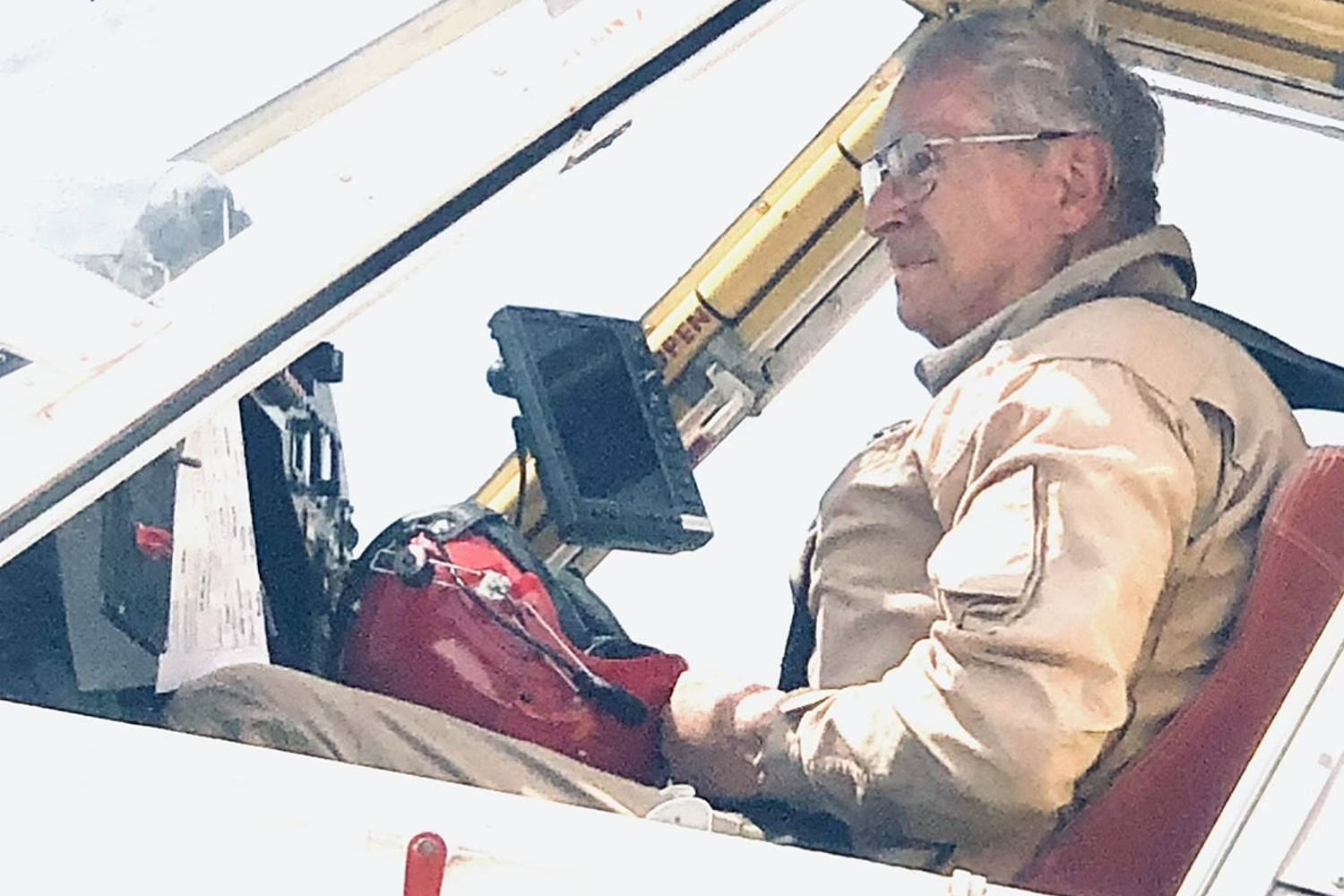 Pilot of tanker plane that crashed near Oregon's Falls Fire ID'd