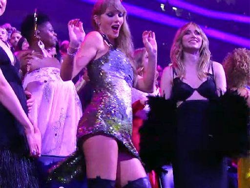 Taylor Swift sings along to every Katy Perry song at MTV VMAs