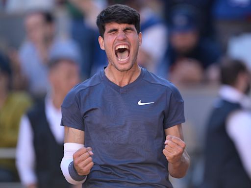 Carlos Alcaraz va por su primer título en Roland Garros: llegó a la final tras vencer al italiano Jannik Sinner