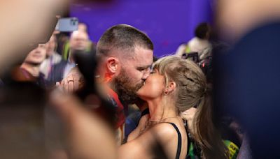 Travis Kelce Arrives in London With His Family For Taylor Swift’s Eras Tour Concert