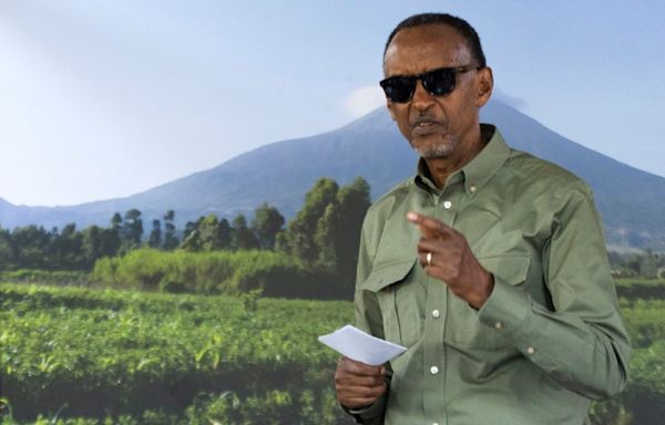 Rwanda's President Kagame sworn in to extend lengthy tenure